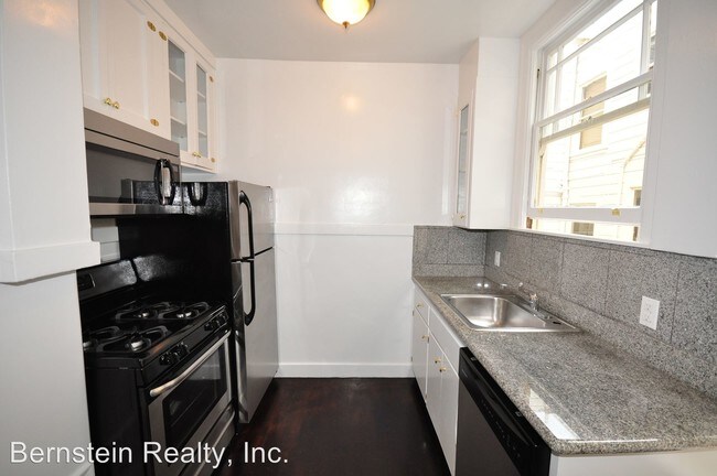 Building Photo - 1240 Grove St