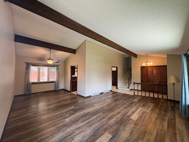 Building Photo - Spacious Pet-Friendly West End Home Near the Rims!