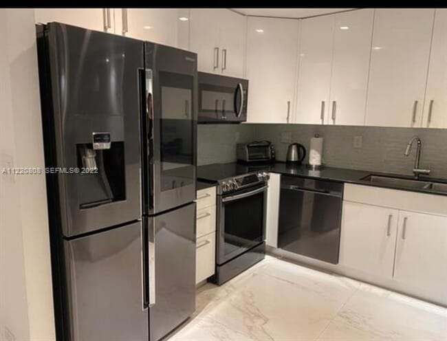 Photo - 2301 Collins Ave CU-1503 Apartment