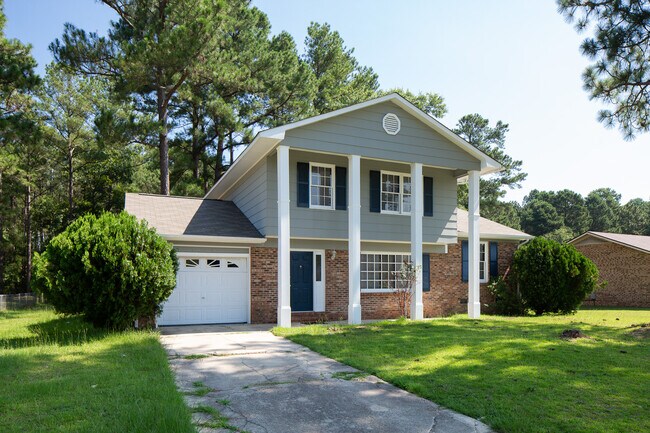 Building Photo - 7582 Beverly Dr