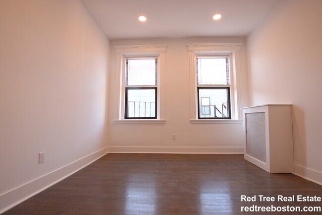 Building Photo - 11 Queensberry St