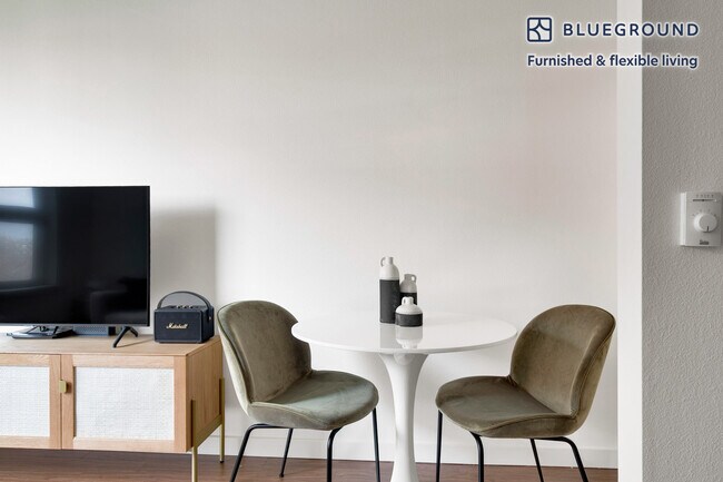 Foto del edificio - 330 3rd Ave W