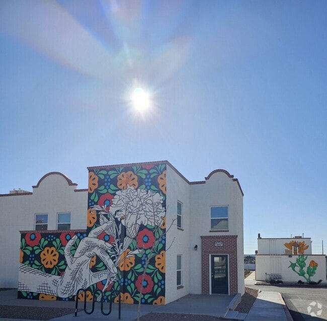 Building Photo - Corona Del Valle Apartments