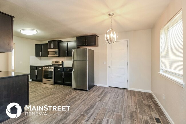 Building Photo - 8716 Tracy Dr