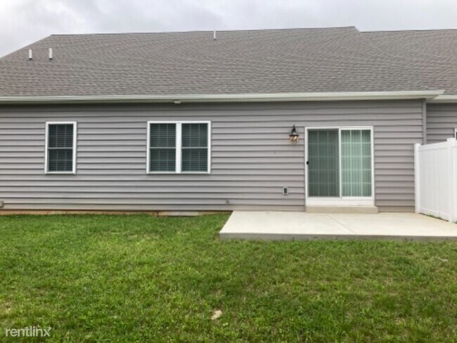 Foto del edificio - 4 br, 3.5 bath House - 215 Buckton Drive