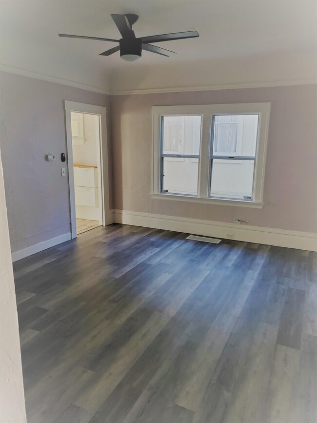 Building Photo - 836 45th St