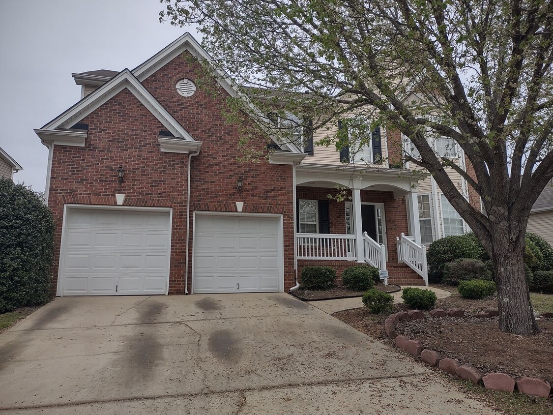 Primary Photo - Boastingly Beautiful Four Bedroom Home in ...
