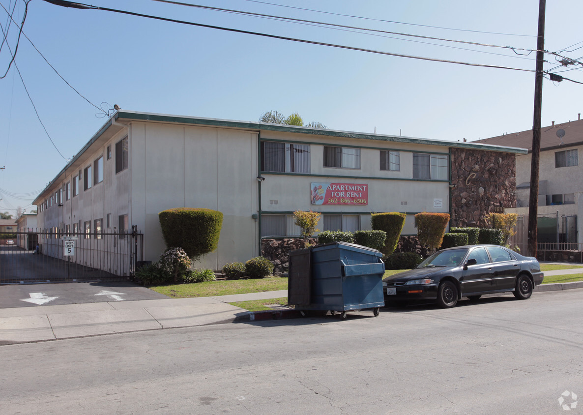 Building Photo - Cornuta Apartments