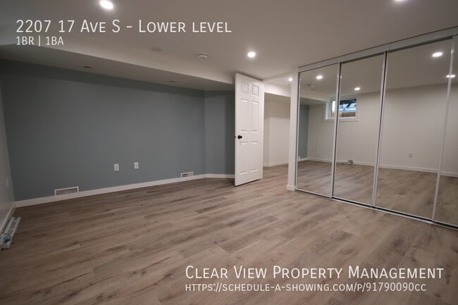 Building Photo - Recently renovated 1 bed, 1 bath and offic...