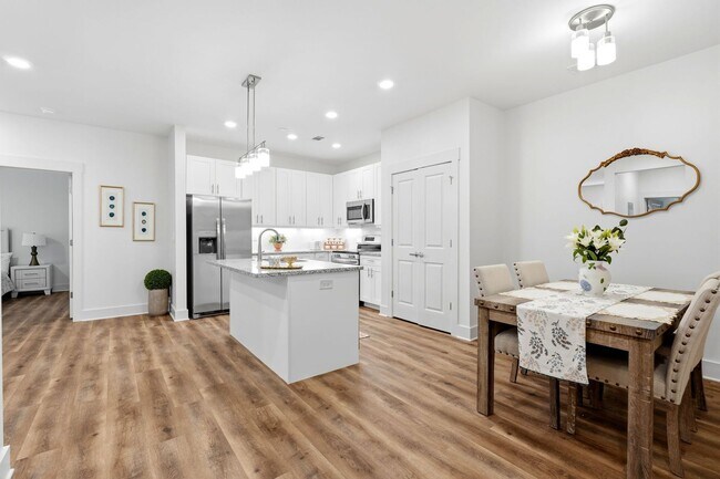 Interior Photo - Abri At West Iris