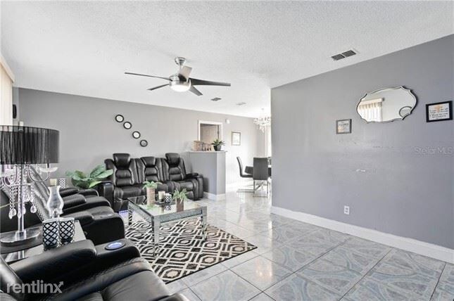 Building Photo - 3 br, 2 bath House - 5413 Snowflake Ct #3