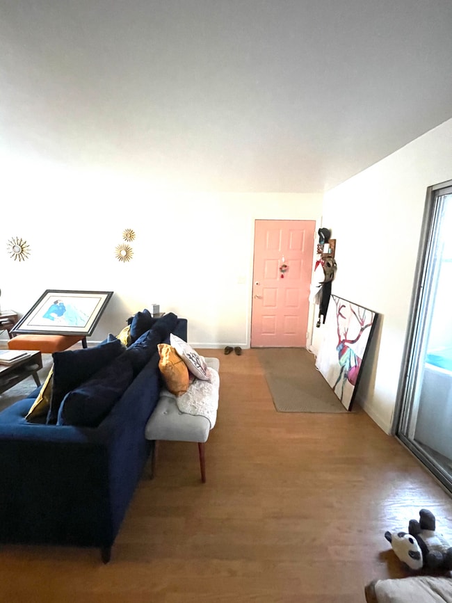 Foto del edificio - 6540 College Grove Dr
