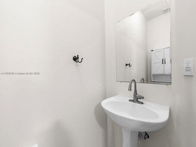 Foto del edificio - 2308 SE 24th Ave