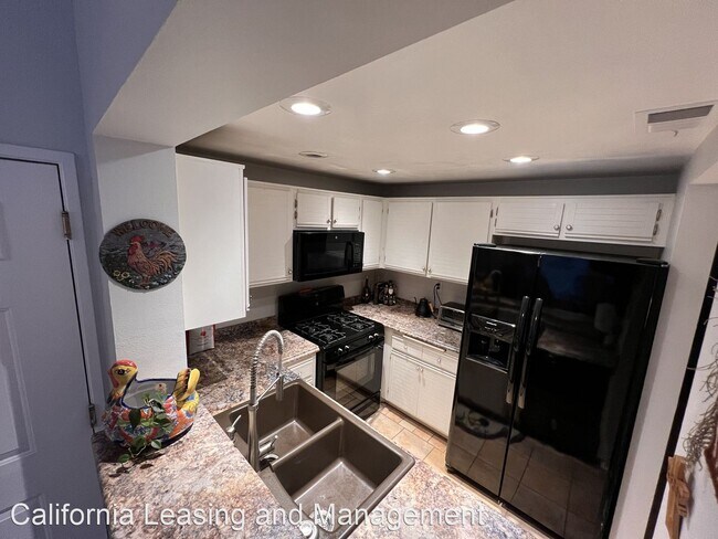 Building Photo - 2 br, 2 bath House - 24135 Del Monte #212