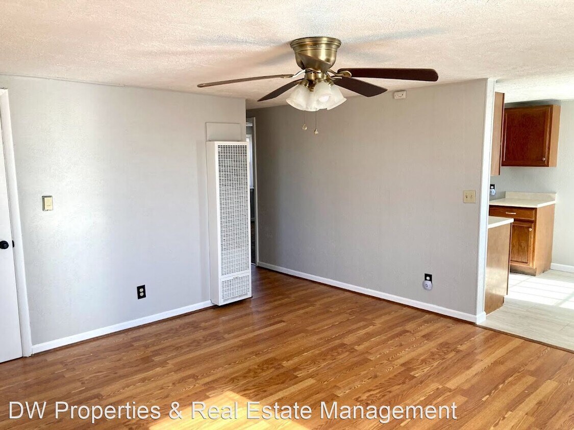 2 br, 1 bath House 2002 Homewood Avenue House Rental in Dodge City