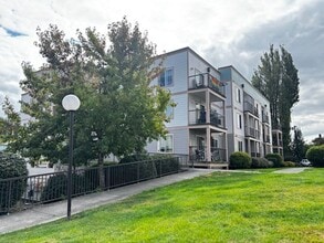 Building Photo - 4004 Northwest Ave