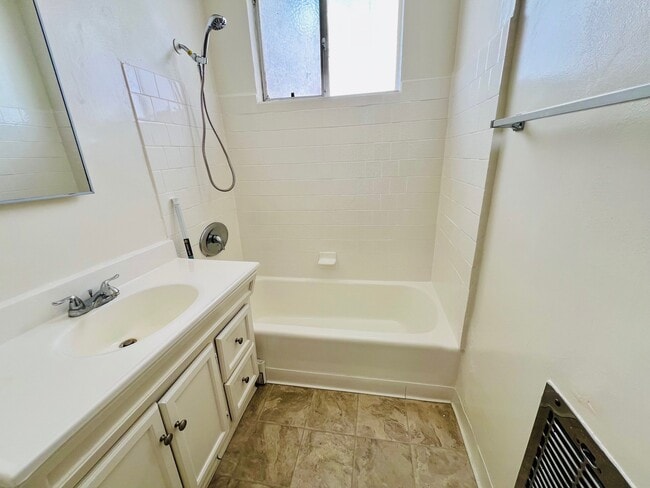 Building Photo - 4475 Murietta Ave