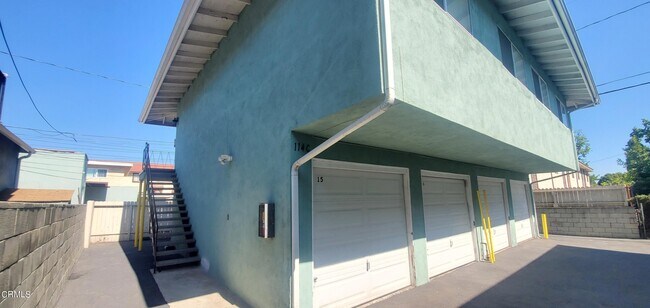 Foto del edificio - 114 Huntington Dr N