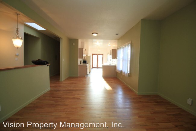 Building Photo - 3829 Clarke St