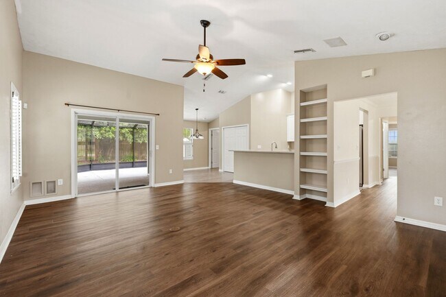 Foto del edificio - Upgraded 3 bedroom 2 bath home in Mentone