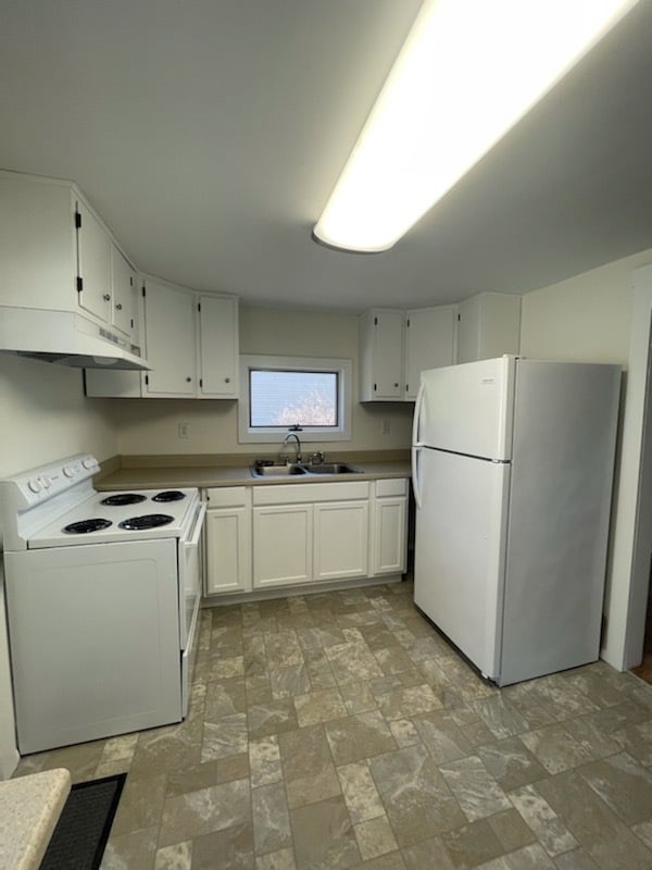 Kitchen - 25711 Cave Neck Rd