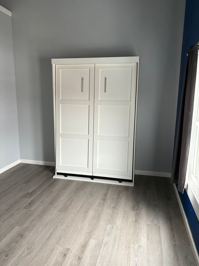 Building Photo - 153 S Main St