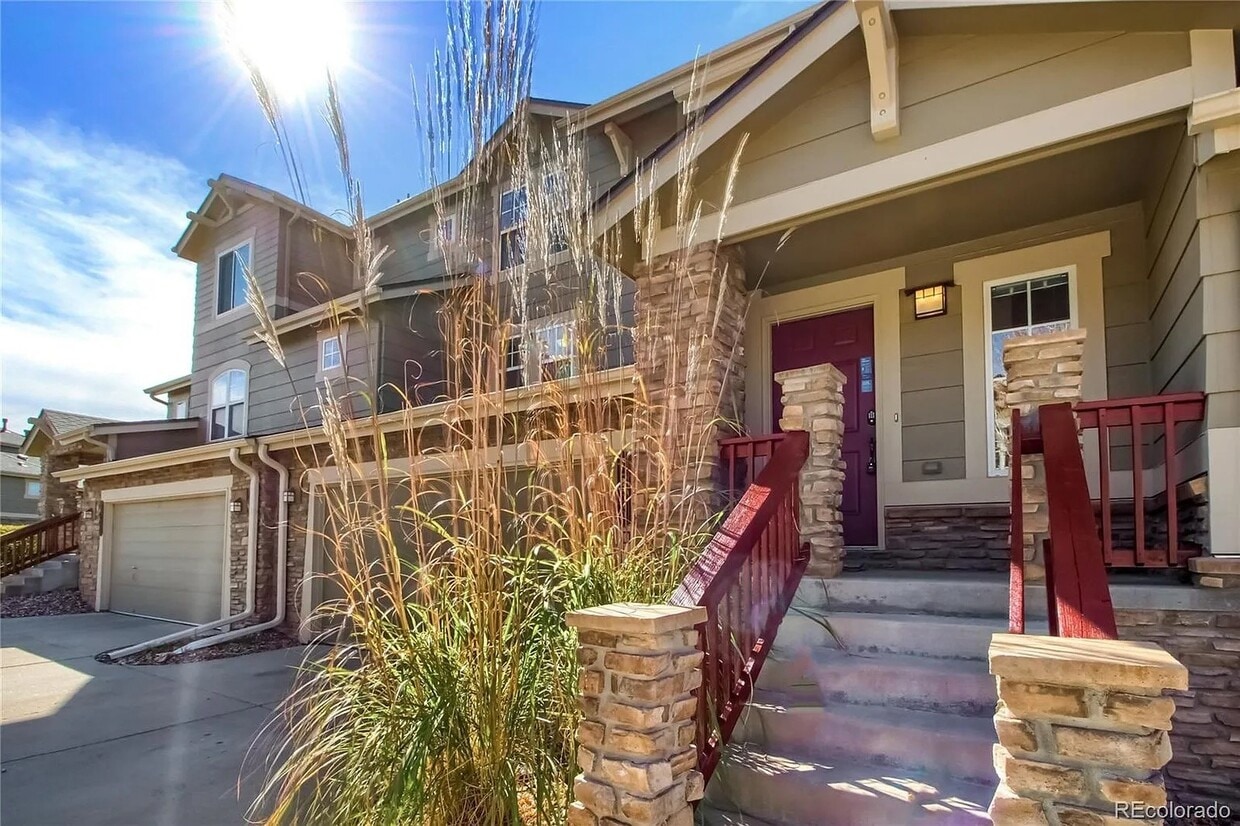 Primary Photo - Stunning 3 bedroom townhome!