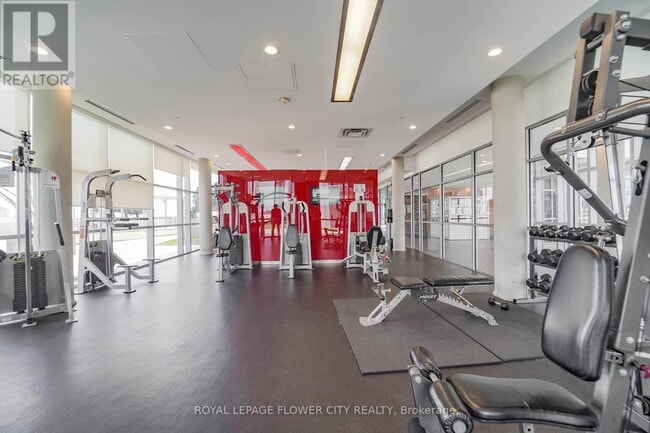 Building Photo - 125 Village Green Square