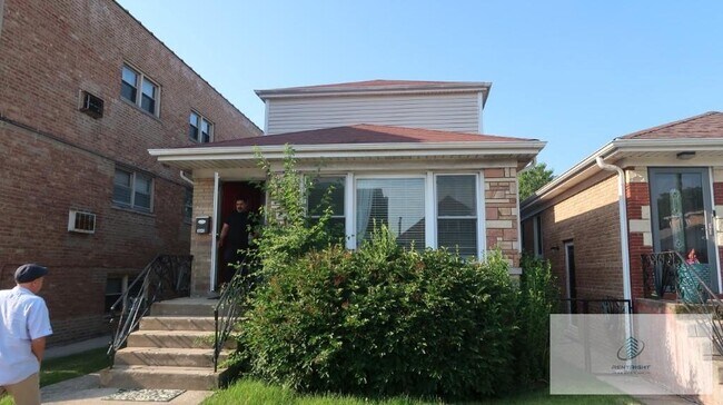 Building Photo - 5845 West Foster Avenue Apt #HOUSE, Chicag...