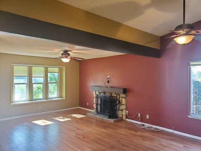 Foto del edificio - Single Family and Single Story Beautiful H...