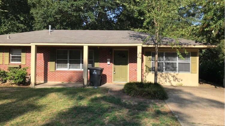 Primary Photo - 709 Center St