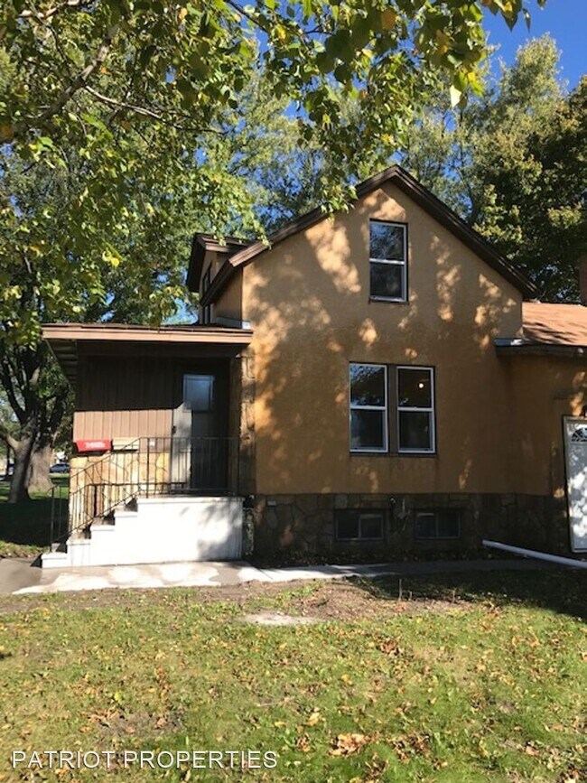 Building Photo - 3 br, 1 bath House - 700 Kane St