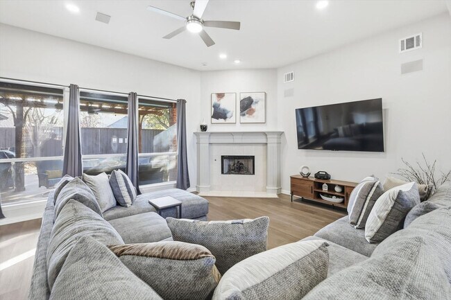 Foto del edificio - 2008 Vista Dr