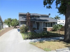 Building Photo - 628 N Electric Ave