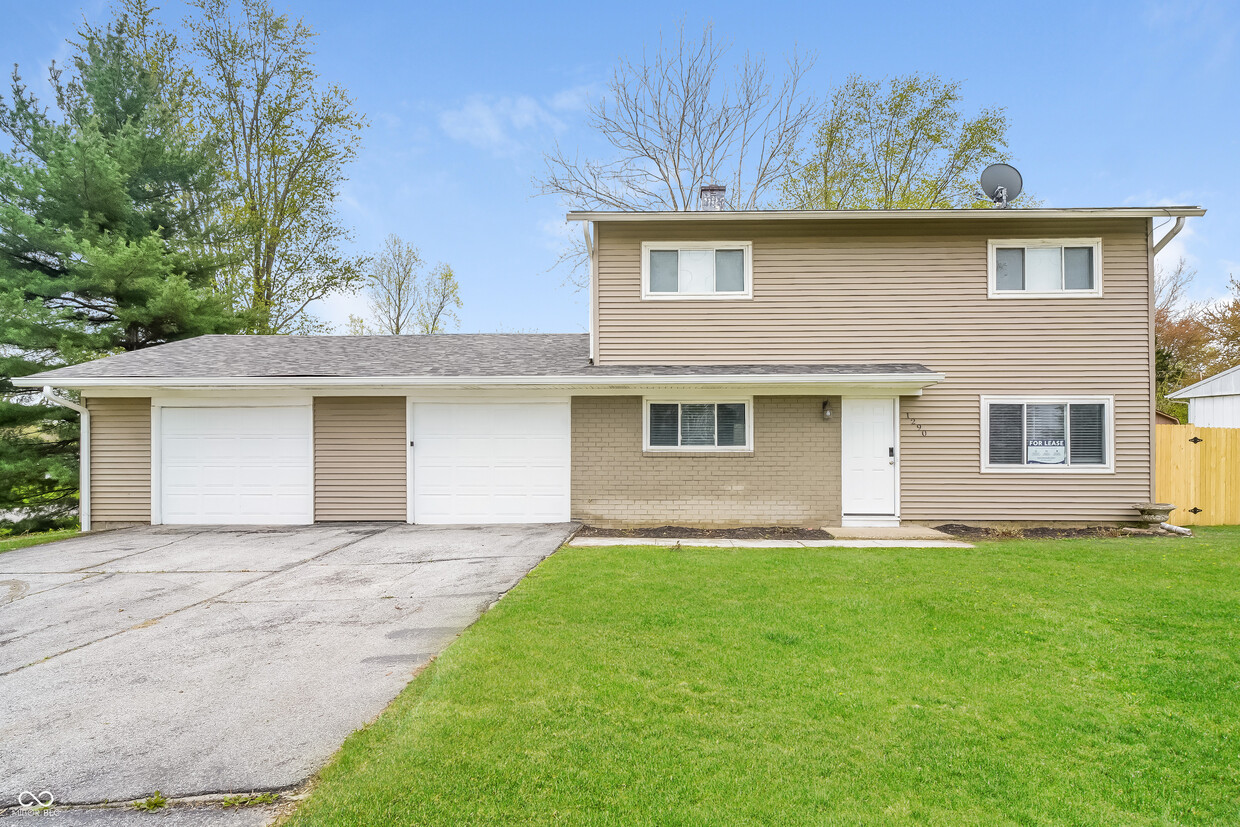 Primary Photo - 1290 Tanglewood Dr