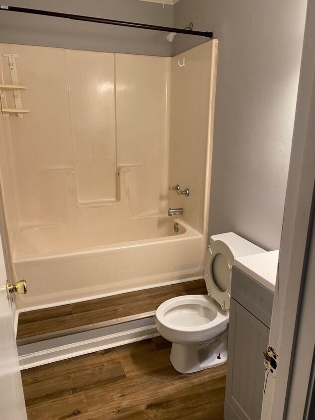 Foto principal - Forest Hills Racquet Club Rental Available...