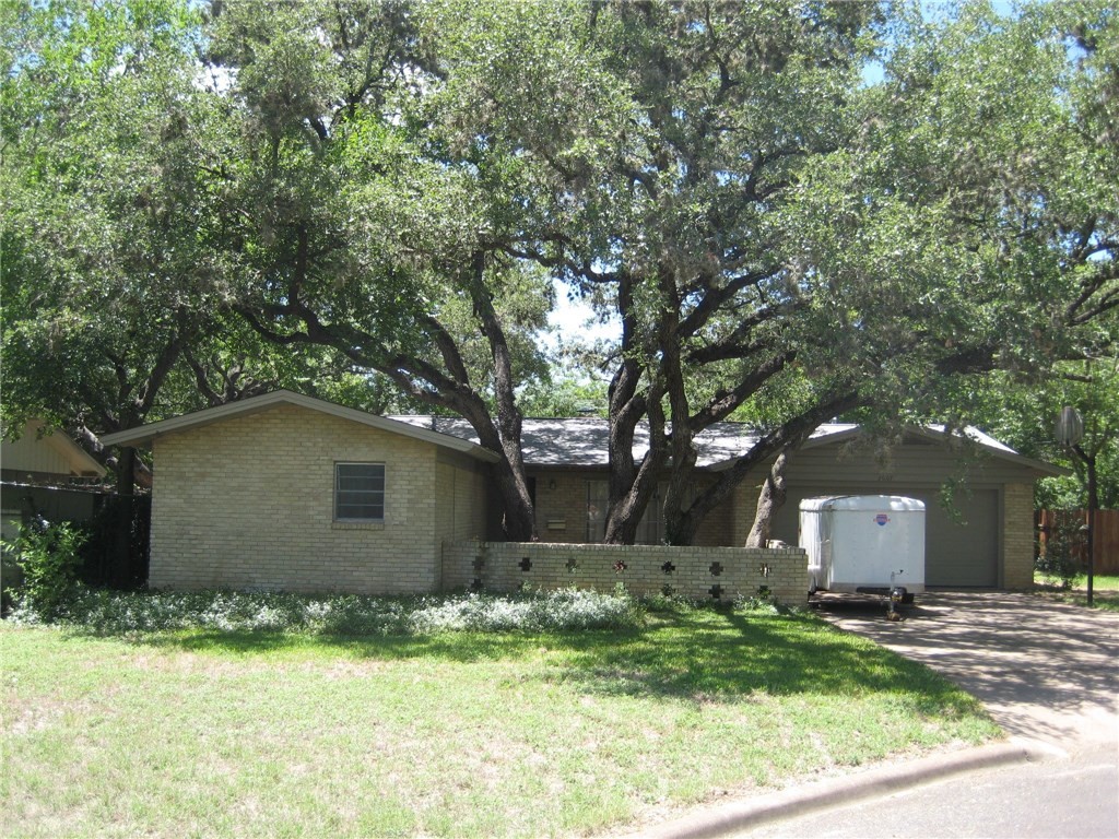 Primary Photo - 2007 Oakglen Dr