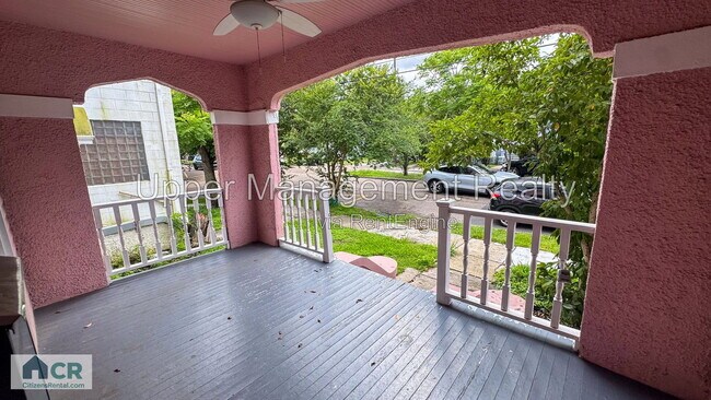 Foto del edificio - 2207 Broadway St