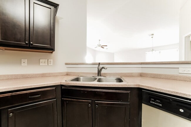 Foto del edificio - 8714 Hanson Cv