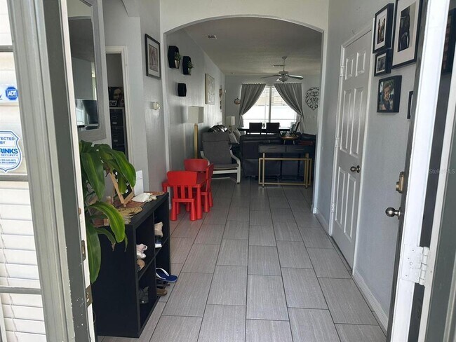 Foto del edificio - 924 Emerald Green Ct