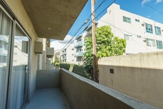 Interior Photo - 238 South Serrano Ave