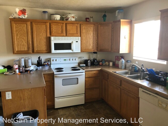 Building Photo - 310 N 4100 W