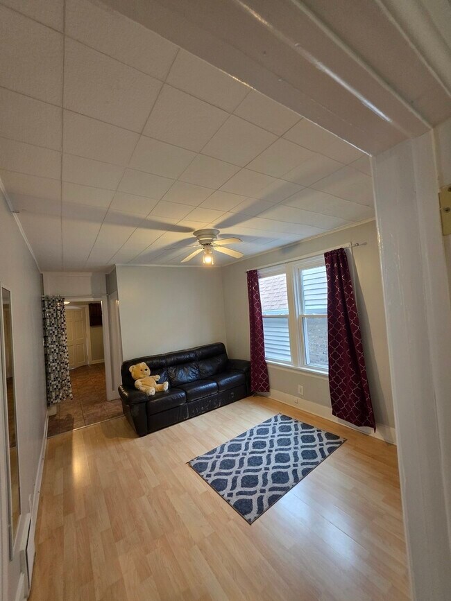 Foto del edificio - 3419 W Beach Ave