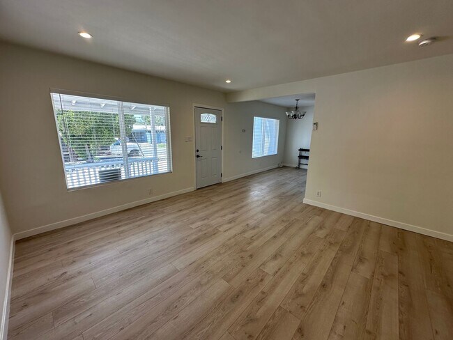 Foto del edificio - 7000 Glade Ave