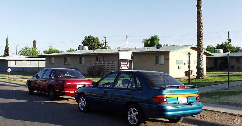 Building Photo - Mountain View Manor