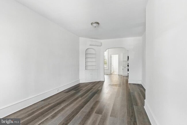 Building Photo - 428 S 56th St