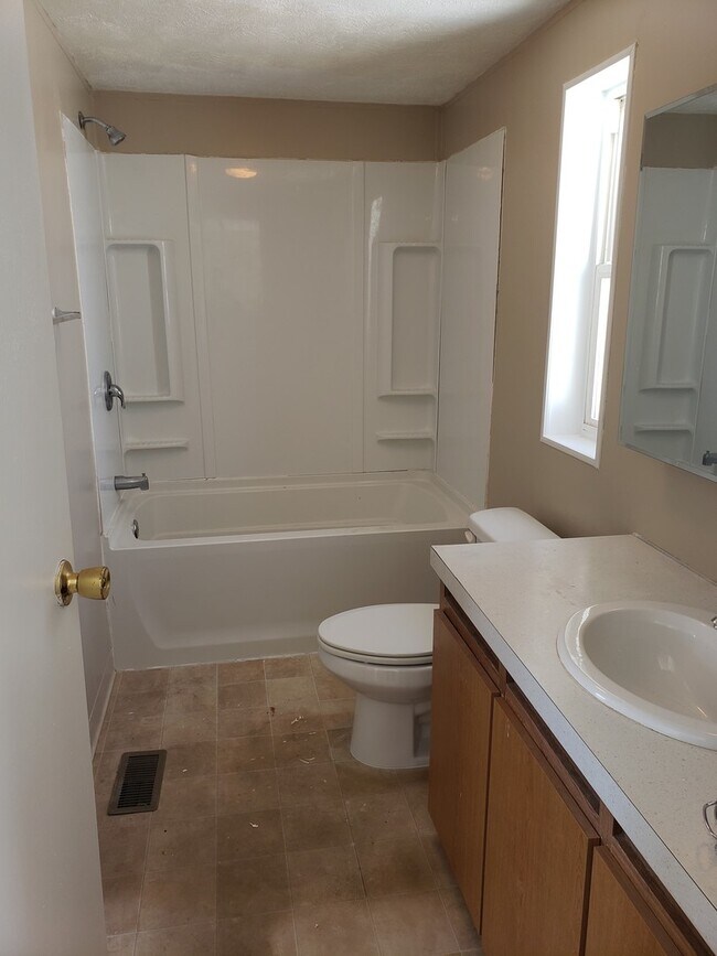 Foto del edificio - 3 Bed, 2 bath manufactured home in Egin!
