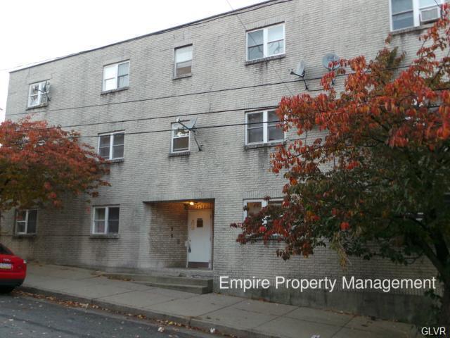 Primary Photo - 715 E 7th St