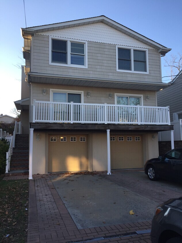 Foto principal - 25 Hickory Rd