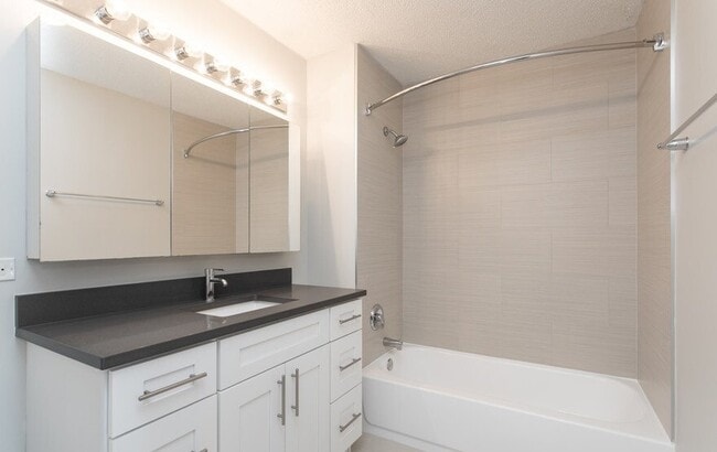 Building Photo - 601 N Wabash Ave